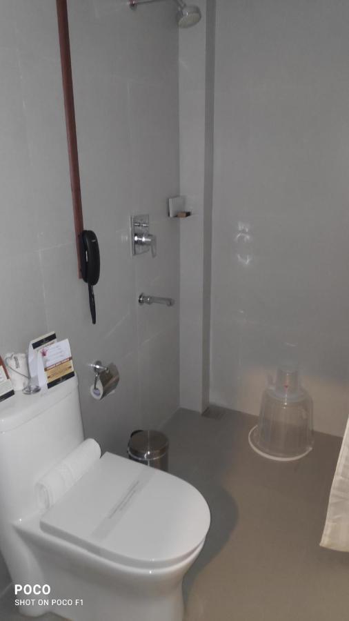 Emperor-Hotel Rachana Continental Pvt Ltd Kizhake Chalakudi Экстерьер фото