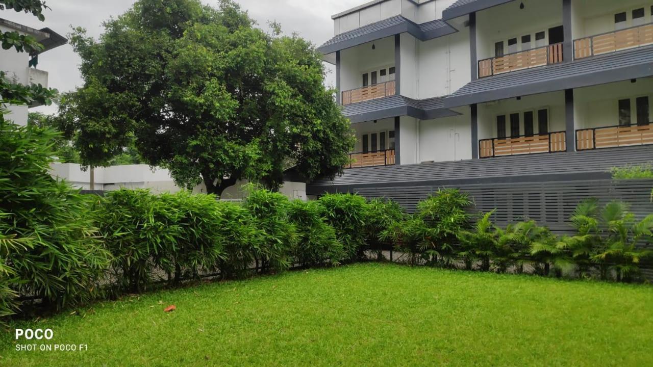 Emperor-Hotel Rachana Continental Pvt Ltd Kizhake Chalakudi Экстерьер фото