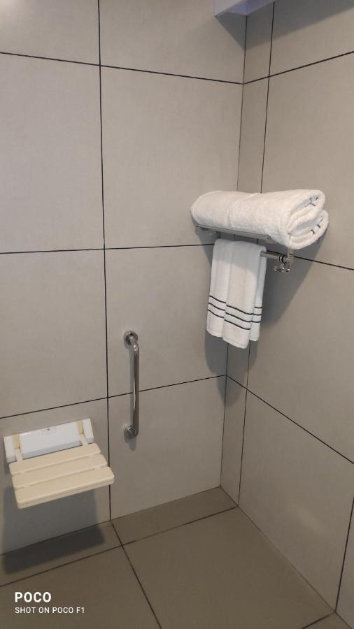 Emperor-Hotel Rachana Continental Pvt Ltd Kizhake Chalakudi Экстерьер фото