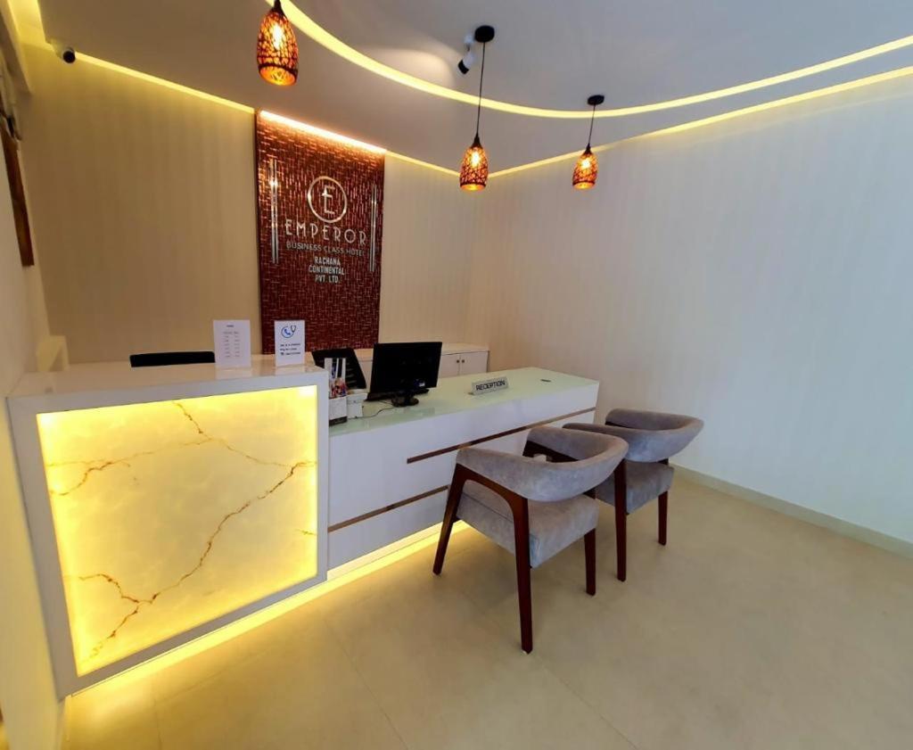 Emperor-Hotel Rachana Continental Pvt Ltd Kizhake Chalakudi Экстерьер фото