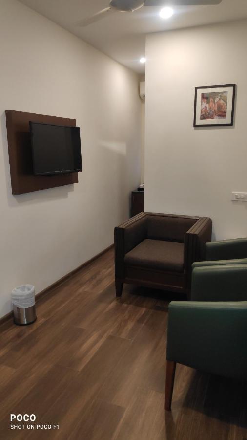 Emperor-Hotel Rachana Continental Pvt Ltd Kizhake Chalakudi Экстерьер фото