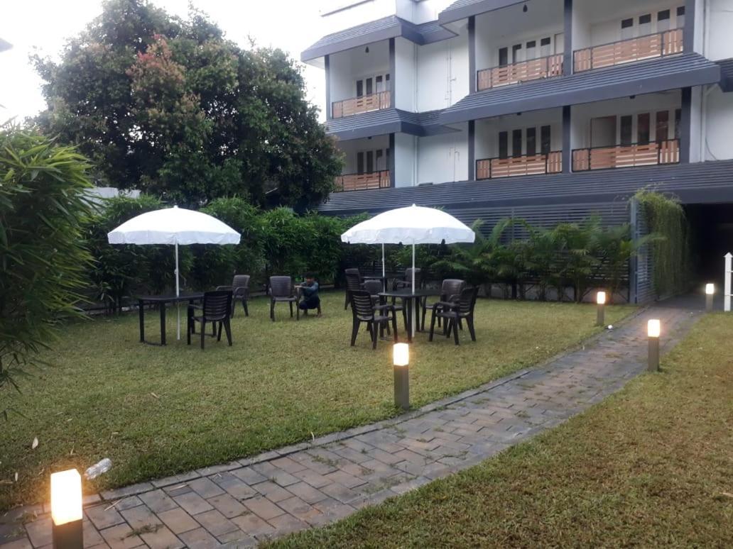 Emperor-Hotel Rachana Continental Pvt Ltd Kizhake Chalakudi Экстерьер фото