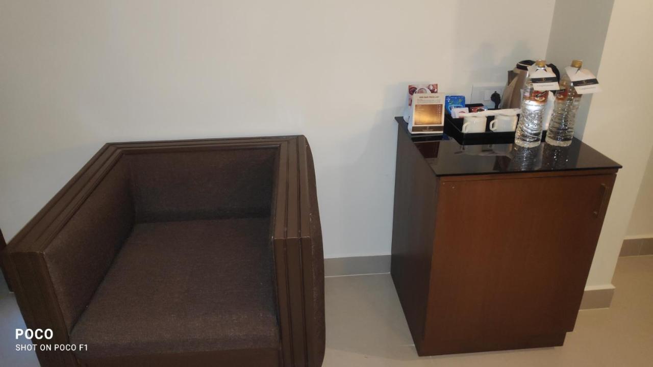 Emperor-Hotel Rachana Continental Pvt Ltd Kizhake Chalakudi Экстерьер фото